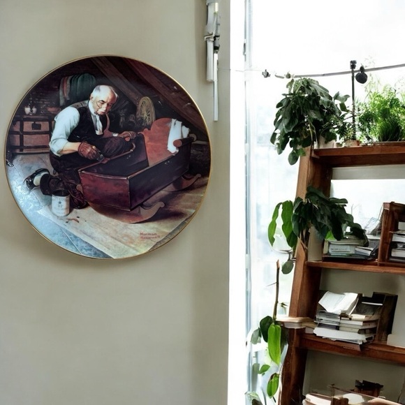 Edwin Knowles Collection of Norman Rockwell Plate Depicting “Grandpa’s Gift” - Picture 4 of 8